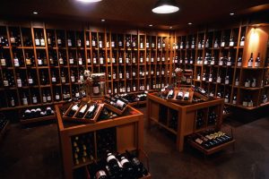Vinarius: nelle enoteche italiane vola il vino francese, le bollicine la categoria più performante Vinarius: nelle enoteche italiane vola il vino francese, le bollicine la categoria più performante