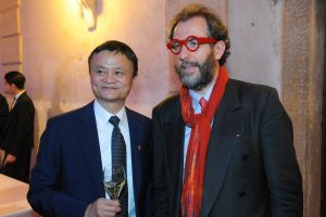 Jack Ma lascia Alibaba, punto di riferimento per il commercio online in Cina anche del vino italiano