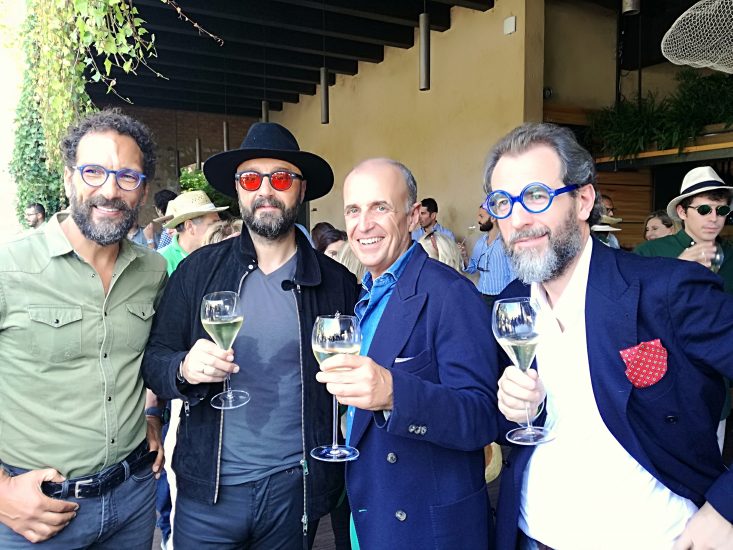 Tanti amici alla festa de L’Albereta, come Federico Quaranta, Joe Bastianich e Alessandro Regoli, con Martino De Rosa