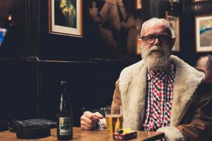 Un giorno alla settimana senza alcol: in Uk la campagna che punta ai bevitori di mezza età