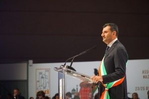 Farmers market, cibo locale e welfare agricolo per salvare i piccoli borghi: patto Coldiretti-Anci