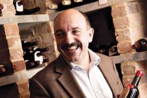 Il mondo del vino saluta Gerard Basset, una delle voci più autorevoli del settore Il mondo del vino saluta Gerard Basset, una delle voci più autorevoli del settore