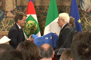 I 120 della Federcalcio al Quirinale: al Presidente Mattarella il vino celebrativo di San Patrignano