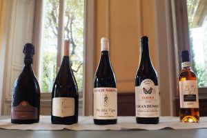 I vini &ldquo;Sole&rdquo;, i migliori assaggi, i 17 &ldquo;Grandi Esordio&rdquo; ed i Super Tre Stelle: i vini di Veronelli