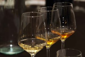 Tra vini rossi, bianchi e ros&egrave;, anche gli &ldquo;orange wine&rdquo; crescono