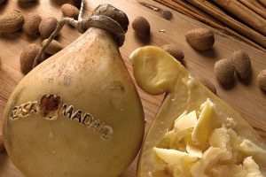 Caciocavallo di grotta Pat