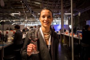 Beyond the Chianti Docg: tour-omaggio del celebre rosso italiano alla musica dei Paesi europei