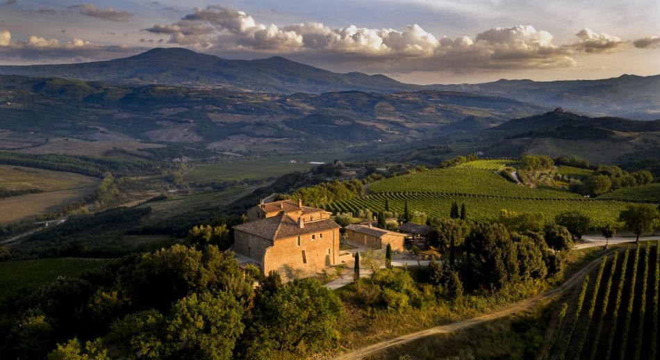 Il Relais Mastrojanni tra i vigneti del Brunello di Montalcino
