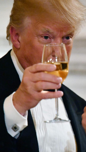 Le mire di Trump in Groenlandia si riflettono anche sullo Champagne: minacciati nuovi dazi