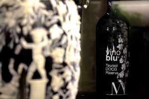 Vino Blu, a new collaboration between the National Archaeological Museum of Naples and Di Meo