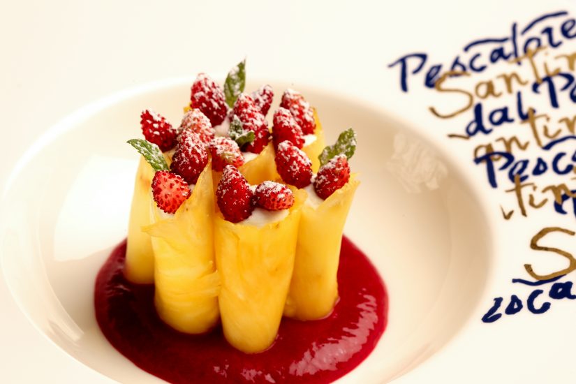 I Maccheroni di Ananas Vanigliati con Perle di Melograno e Frullato di Lamponi e Champagne di Nadia Santini