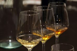 Tradizione contadina, rinnovata dai vignaioli naturali, gli Orange Wine debuttano in un Salone