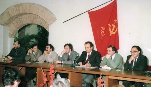 Foto storica, con Portinari, Petrini e tanti esponenti del Pci
