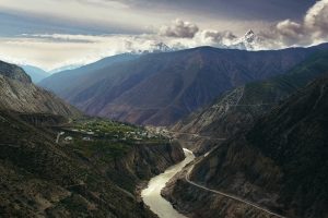 La Cina del vino punta su vini di lusso e di territorio: i progetti Ao Yun (Lvmh) e GreatWall Winery