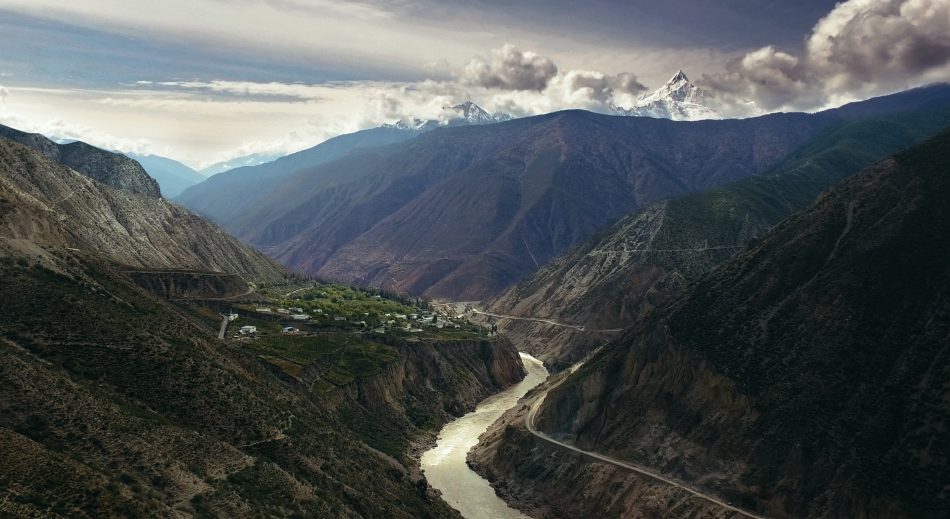 I vigneti dove nasce Ao Yun, tra le alte montagne di Cina