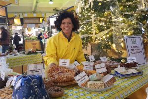 Le feste sono finite, arrivano i super sconti: fino al 70% in meno anche per prodotti gastronomici