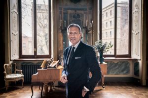 L&rsquo;ex ceo di Starbucks Howard Schultz rompe gli indugi: nel 2020 correr&agrave; per la Casa Bianca