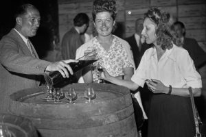 Francia, nella campagna del Governo contro l&rsquo;abuso di alcol finisce anche il vino