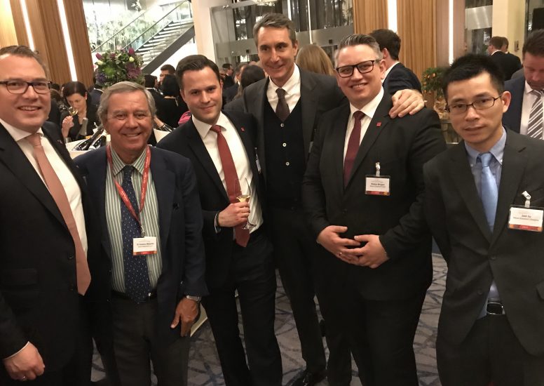 Gaetano Marzotto e Ettore Nicoletto, presidente e ad Santa Margherita, con i vertici di Prowein