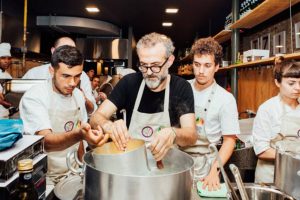 Il &ldquo;Refettorio&rdquo;, progetto solidale e antispreco firmato da Massimo Bottura, sbarca a Firenze