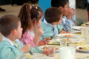 Sicurezza alimentare, i Nas sospendono 21 imprese di catering delle mense scolastiche
