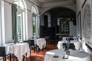 Ristorazione, italiani a tavola per 85 miliardi. È record, ma sempre meno locali Ristorazione, italiani a tavola per 85 miliardi. È record, ma sempre meno locali
