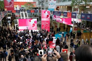 Si abbassa il livello di allarme, ma, tra gli eventi del vino, fioccano rinvii e cancellazioni