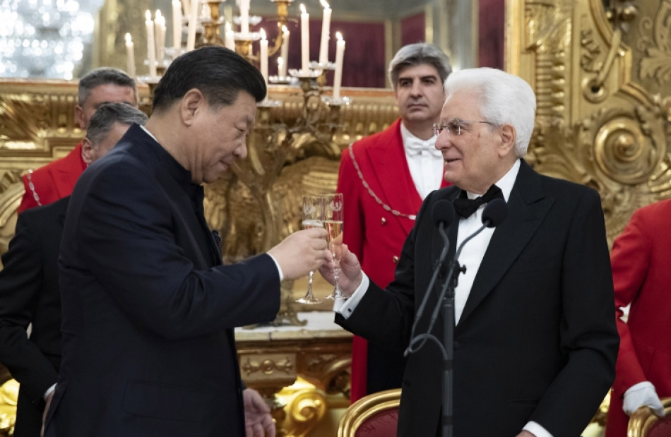 Il Brindisi tra il presidente cinese Xj Jinping, e quello italiano Sergio Mattarella