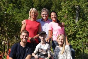 Vino e solidarietà, abbinamento perfetto: Le Manzane dona alla onlus di Sammy Basso 16.000 euro