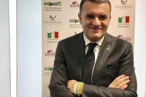 Gian Marco Centinaio: “sul vino la strada intrapresa dal Ministero è quella giusta”