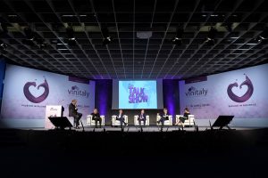 A Vinitaly produttori, istituzioni e politica a confronto per progettare il futuro del vino A Vinitaly produttori, istituzioni e politica a confronto per progettare il futuro del vino