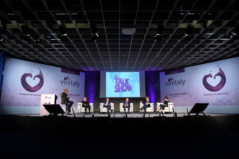 A Vinitaly produttori istituzioni e politica a confronto per progettare il futuro del vino