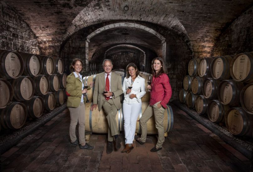 La famiglia Antinori, Piero con le figlie Albiera, Allegra e Alessia