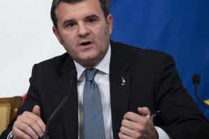 Promozione nei Paesi Terzi per 2019 Ocm Vino: c’è la firma del Ministro Centinaio su Decreto