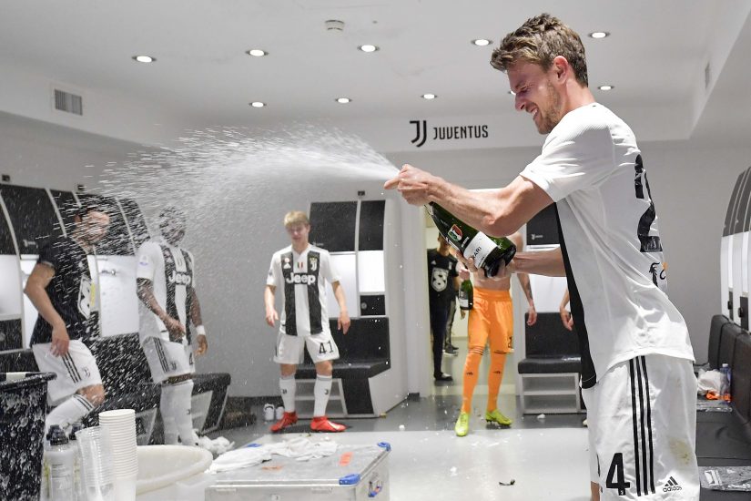 La Juventus festeggia il suo ottavo scudetto consecutivo con le bollicine Ferrari 
