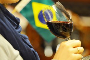 Brazil, the pandemic hinders the growth of wine consumption: post-crisis, savings are the priority
