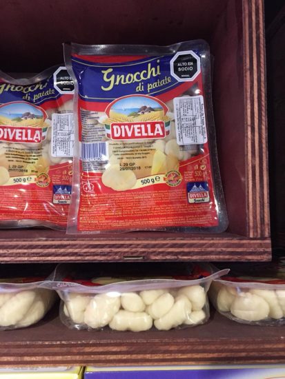 Esempi di prodotti made in Italy etichettati col bollino nero in Cile, raccolti dalla Coldiretti 