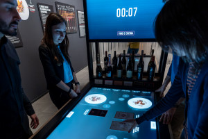 Il vino, dalla vigna alla bottiglia, attraverso i sensi: la “Wine Experience” di Mondodelvino