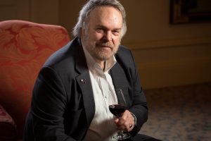 Robert Parker leaves the scene, for the future the hypothesis of “Wine Advocate” 100% to Michelin Robert Parker leaves the scene, for the future the hypothesis of “Wine Advocate” 100% to Michelin