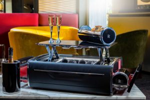 Il lusso estremo dello Champagne-Chest firmato Rolls Royce: un &ldquo;frigo&rdquo; da 37.000 sterline