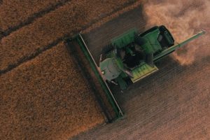 La guerra dei dazi tra Usa e Cina manda a picco Wall Street e le borse merci dei prodotti agricoli