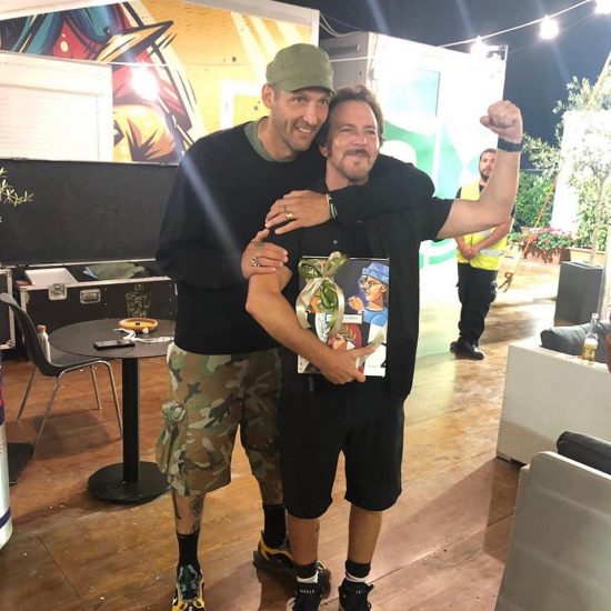 Eddie Vedder con Marco Materazzi ed il Sangrantino 25 Anni edizione Caprai4Love di Arnaldo Caprai