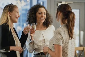 OnePoll: il &ldquo;vero&rdquo; wine lover Usa beve vino rosso, ma i &ldquo;bianchisti&rdquo; sono pi&ugrave; estroversi