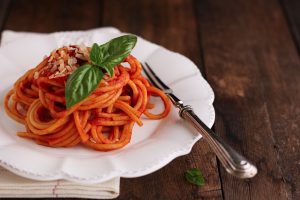 Elogio alla pasta al pomodoro, tre chef contemporanei rendono omaggio al piatto Principe