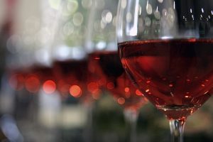 Il mercato di vino e birra a basso tenore alcolico varrà 2,5 miliardi di dollari nel 2024