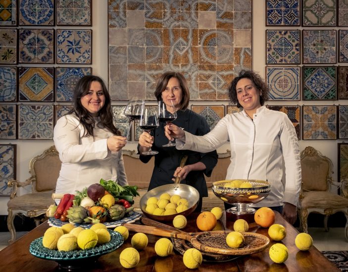 Le tre chef stellate Martina Caruso, Caterina Ceraudo e Patrizia Di Benedetto celebrano il ritorno a Palermo del grande tennis femminile