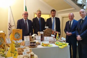 La campagna entra negli stadi: arriva il menù a km 0 per le squadre e i tifosi della Lega Pro La campagna entra negli stadi: arriva il menù a km 0 per le squadre e i tifosi della Lega Pro