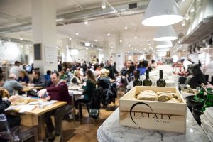Eataly nel 2018 cresce nel giro d&rsquo;affari (532 milioni di euro) ma chiude in perdita (17 milioni)