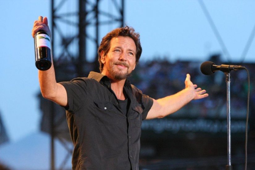 Eddie Vedder a Collisioni, il vino sale sul palco