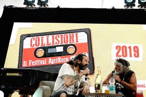 Dalla musica al vino, dai Timoria alla campagna della Toscana: a WineNews, Omar Pedrini Dalla musica al vino, dai Timoria alla campagna della Toscana: a WineNews, Omar Pedrini
